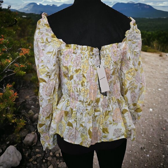 NWT WHO WHAT WEAR  ( M ) Floral Puff Sleeve Smocked Peplum Top - Picture 2 of 9